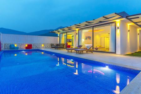 Villa Alaca, Doğa İçerisinde, Jakuzili Lüks Villa 3