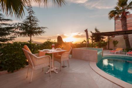 Villa Han-5, Deniz Manzaralı, Kapalı ve Isıtmalı Havuzlu Lüks Villa 2
