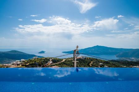 Villa Picasso, Muhteşem Deniz Manzaralı Muhafazakar Villa 1