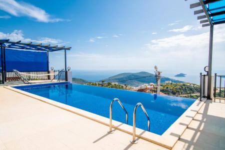 Villa Picasso, Muhteşem Deniz Manzaralı Muhafazakar Villa 3