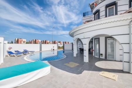 Villa Pastoral-2, Merkezi Konumda, Geniş Havuzlu Eşsiz Villa 2