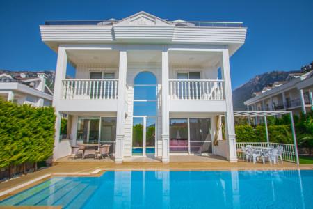 Villa Merida-2, Ölüdeniz'de, Geniş Havuzlu, Doğa İçerisinde Villa 2