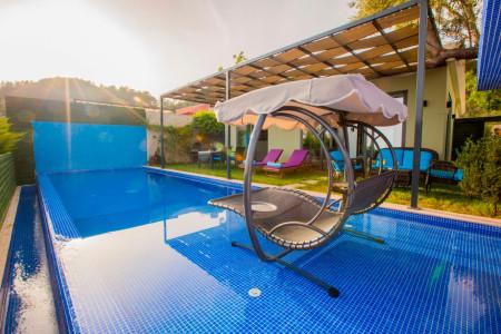 Villa Safran-2, İki Havuzlu, Doğa İçerisinde, Lüks Muhafazakar Villa 3