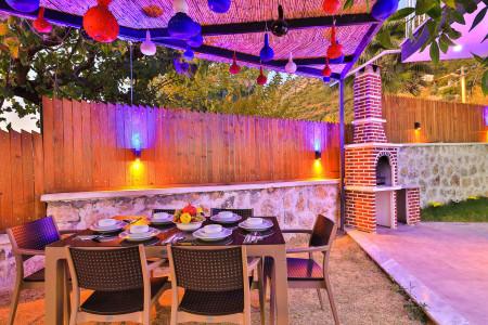 Villa Sayran, Korunaklı Yüzme Havuzlu, Doğa İçerisinde Villa 3