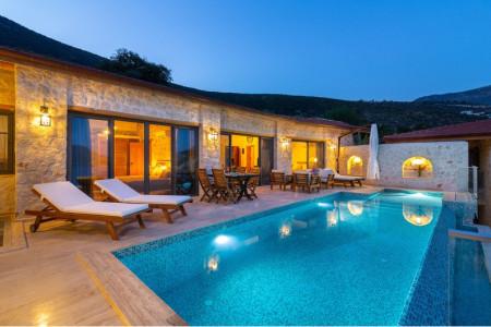 Villa Yerdeniz-3, Denize sıfır, kendine ait plajı olan, deniz manzaralı ve 2 Odalı 1