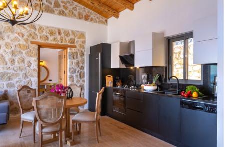 Villa Yerdeniz-3, Denize sıfır, kendine ait plajı olan, deniz manzaralı ve 2 Odalı 3