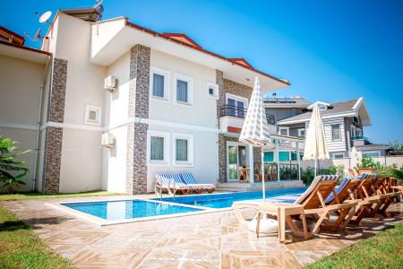 Villa Aston-1, Markete ve Restorana Yakın, Geniş Havuzlu Villa 1