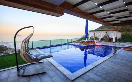 Villa Verona, Deniz Manzaralı, Korunaklı Havuzlu Lüks Villa 1