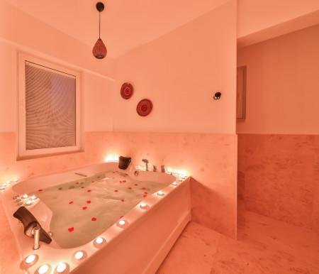 Villa Pluto-1, Korunaklı Havuzlu, Doğa İçerisinde, Jakuzili 3