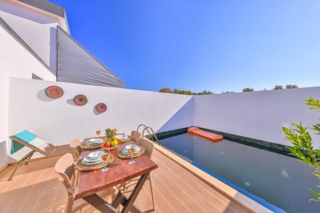 Villa Kerberos-1, Korunaklı Havuzlu, Doğa İçerisinde, Jakuzili 1