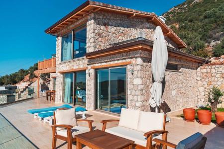 Villa Atina-3, Korunaklı, Kapalı Yüzme Havuzlu, Jakuzili Villa 2