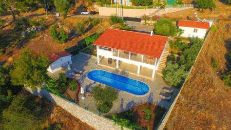 Villa Bofo, Jakuzili, Korunaklı Havuzlu, Göl Manzaralı Lüks Villa 2