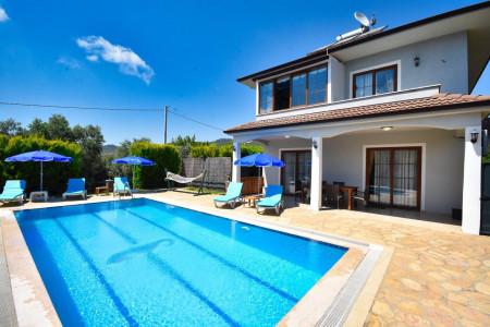 Villa Cemre, Süit Odalı, Geniş Yüzme Havuzlu, Jakuzili Villa 2