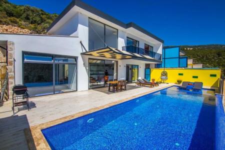 Villa Feniks, Muhafazakar Havuzlu, Doğa İçerisinde Manzaralı Villa 1