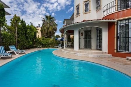Villa Lirik, Muhafazakar Havuzlu, Denize Yakın Konumda Lüks Villa 2