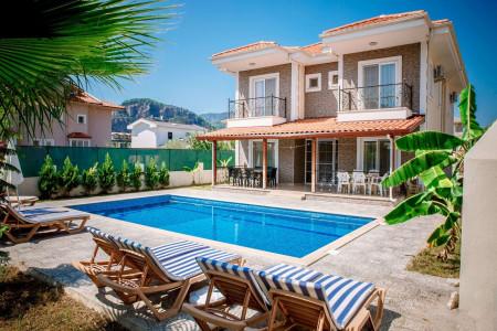 Villa Miray, Geniş Yüzme Havuzlu, Markete Yakın Villa 1