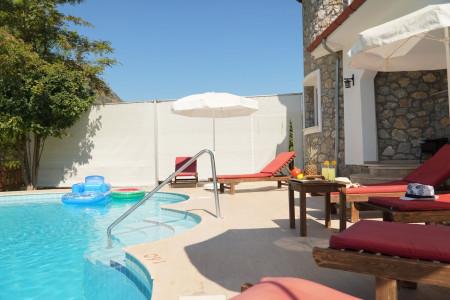 Villa Papatya, Doğa İçerisinde, Korunaklı Geniş Havuzlu Villa 1