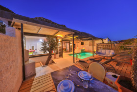 Villa Han-1, Korunaklı Yüzme Havuzlu, Jakuzili, Manzaralı Villa 3