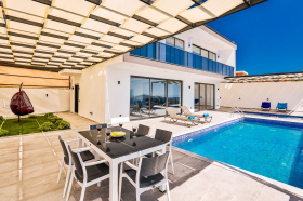 Villa Opal-2, Jakuzili, Çocuk Havuzlu, Deniz Manzaralı Lüks Villa 1
