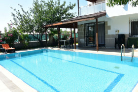 Villa Kırçıl-3, Belek Bölgesinde, Merkezi konumda ve 4 Odalı 1