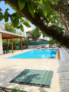 Villa Kırçıl, Belek Bölgesinde, Merkezi konumda ve 4 Odalı 3