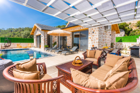 Villa Matmazel, Deniz Manzaralı, Jakuzili Muhafazakar 1