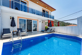 Villa Lale, Korunaklı Yüzme Havuzlu, Markete Yakın, Jakuzili Villa 1