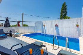 Villa Lale, Korunaklı Yüzme Havuzlu, Markete Yakın, Jakuzili Villa 3