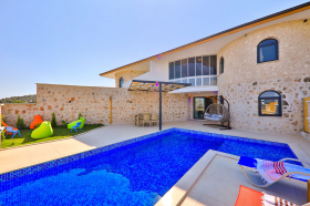 Villa Sandal-1, Çift Jakuzili, Isıtmalı Havuzlu, Hamam ve Saunalı Lüks Villa 1