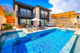 Villa Sandal-3, Çift Jakuzili, 2 Odalı ve Korunaklı 3