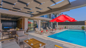 Villa Albertina-2, Hamam, Sauna ve Kapalı Havuzlu Villa 3