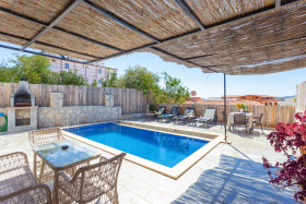 Villa Remar-1, Korunaklı Havuzlu, Deniz Manzaralı Jakuzili Villa 3