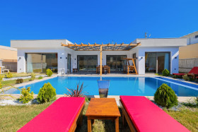 Villa Miso-2, Fethiye Bölgesinde, 2 Odalı ve Jakuzili 3