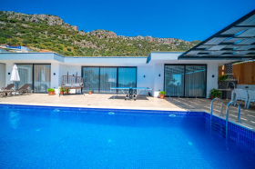 Villa Bianos-2, Kalkan Bölgesi`nde, Çift Jakuzili, Korunaklı Havuzlu Villa 2