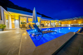 Villa Bianos-2, Kalkan Bölgesi`nde, Çift Jakuzili, Korunaklı Havuzlu Villa 1