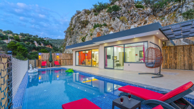 Villa Pent, Kalkan Bölgesinde, 2 Odalı, Deniz Manzaralı, Muhafazakar, Balayı Villası 1