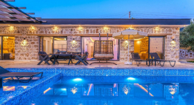 Villa Berbet-2, Kalkan Bölgesinde, Jakuzili, Isıtmalı Havuzlu 1