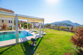 Villa Serin, Korunaklı Havuzlu, Jakuzili, Süit Odalı Villa 3