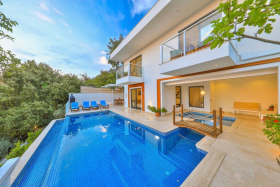 Villa Polenim, Kalkan Bölgesinde, Jakuzili ve 2 Odalı 1