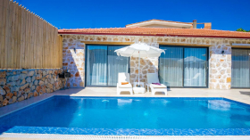 Villa Ela, Kalkan Bölgesinde, Merkeze Yakın, Jakuzili 3