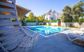 Villa Kırçıl Deluxe , Belek Bölgesinde, Merkezi konumda ve 4 Odalı 3