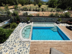 Villa Leo, Jakuzili Havuzlu, Doğa İçerisinde Muhafazakar Villa 3