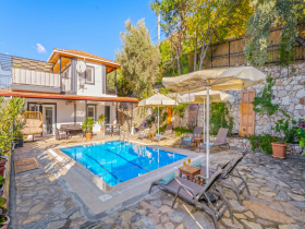 Villa Sedir-1, Doğa İçerisinde, Geniş Havuzlu,Isıtmalı Havuzlu 1