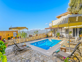 Villa Sedir-1, Doğa İçerisinde, Geniş Havuzlu,Isıtmalı Havuzlu 3