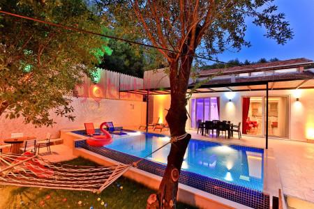 Villa Liva-2, Antalya Kaş'ta, Doğa İçerisinde, Muhafazakar Balayı Villası 1
