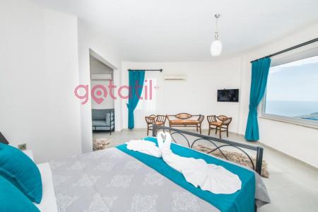 Villa Picasso, Muhteşem Deniz Manzaralı Muhafazakar Villa 3