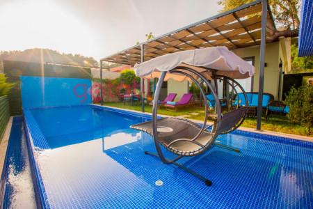 Villa Safran-2, İki Havuzlu, Doğa İçerisinde, Lüks Muhafazakar Villa 3