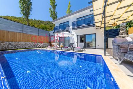 Villa Özgül, Korunaklı Havuzlu, Manzaralı Muhteşem Villa 3