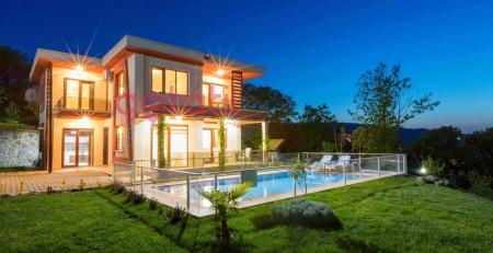Villa Bezirgan-4, Geniş Havuzlu, Doğa İçerisinde Villa 1