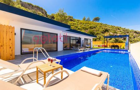 Villa River, Geniş Havuzlu, Doğa İçerisinde Beş kişilik Jakuzili Muhafazakar Villa 1